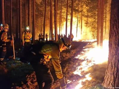 Πυρκαγιές και εκκενώσεις οικισμών στη Γερμανία