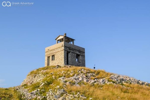 Το εγκαταλελειμμένο Πυροφυλάκιο στην θέση Καζάρμα στην Αργιθέα. (Φωτογραφία: greekadventure.com)
